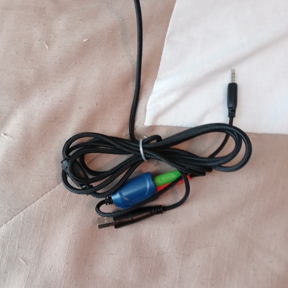 Gaming headset With Mic (PS5,XBOX,PC,NS) - Picture 5 of 5